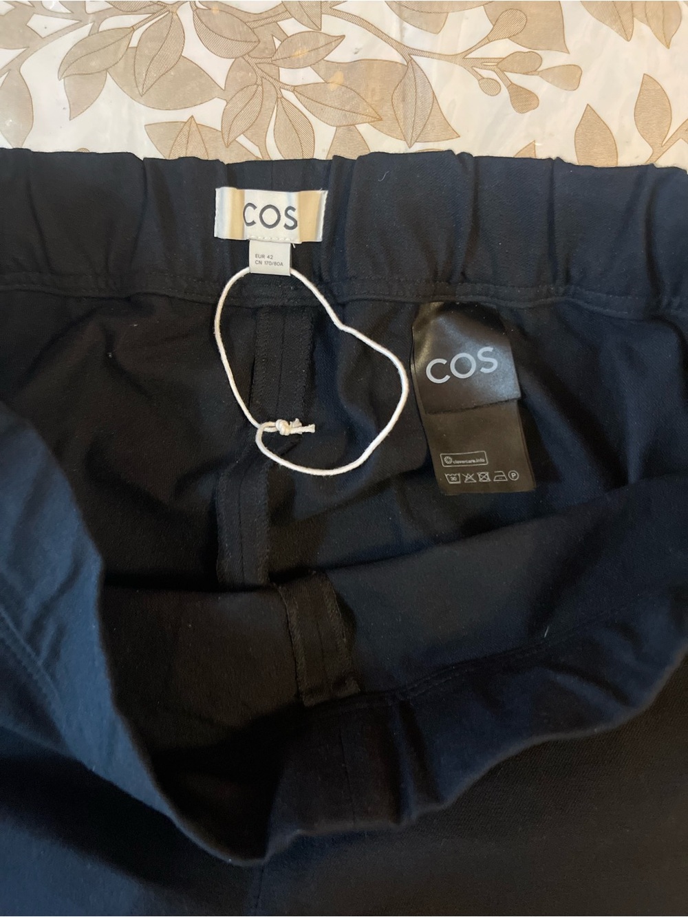 COS Women's Stretch Pull On Black
Casual Pants Trousers Sz 42 EU
170/80A 12 US - Picture 4 of 9